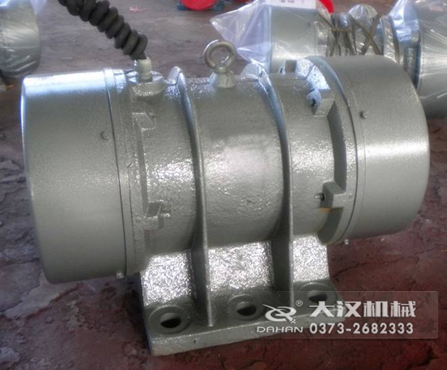 VB振動(dòng)電機(jī)是靠偏心塊的振動(dòng)而造成的，振動(dòng)源所以偏心塊的角度和大小是比較重要的。